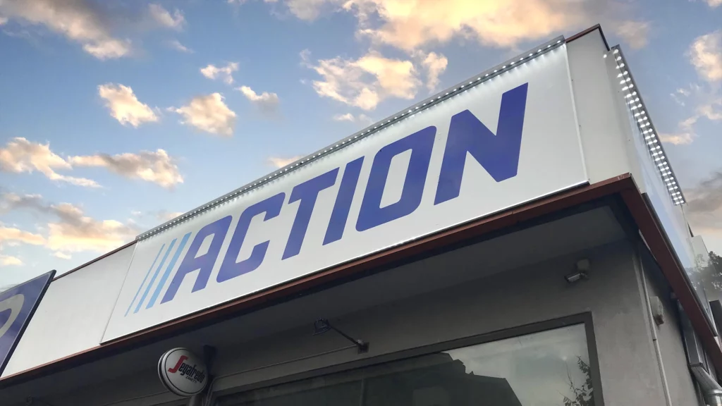 cartellonistica Milano per negozio Action