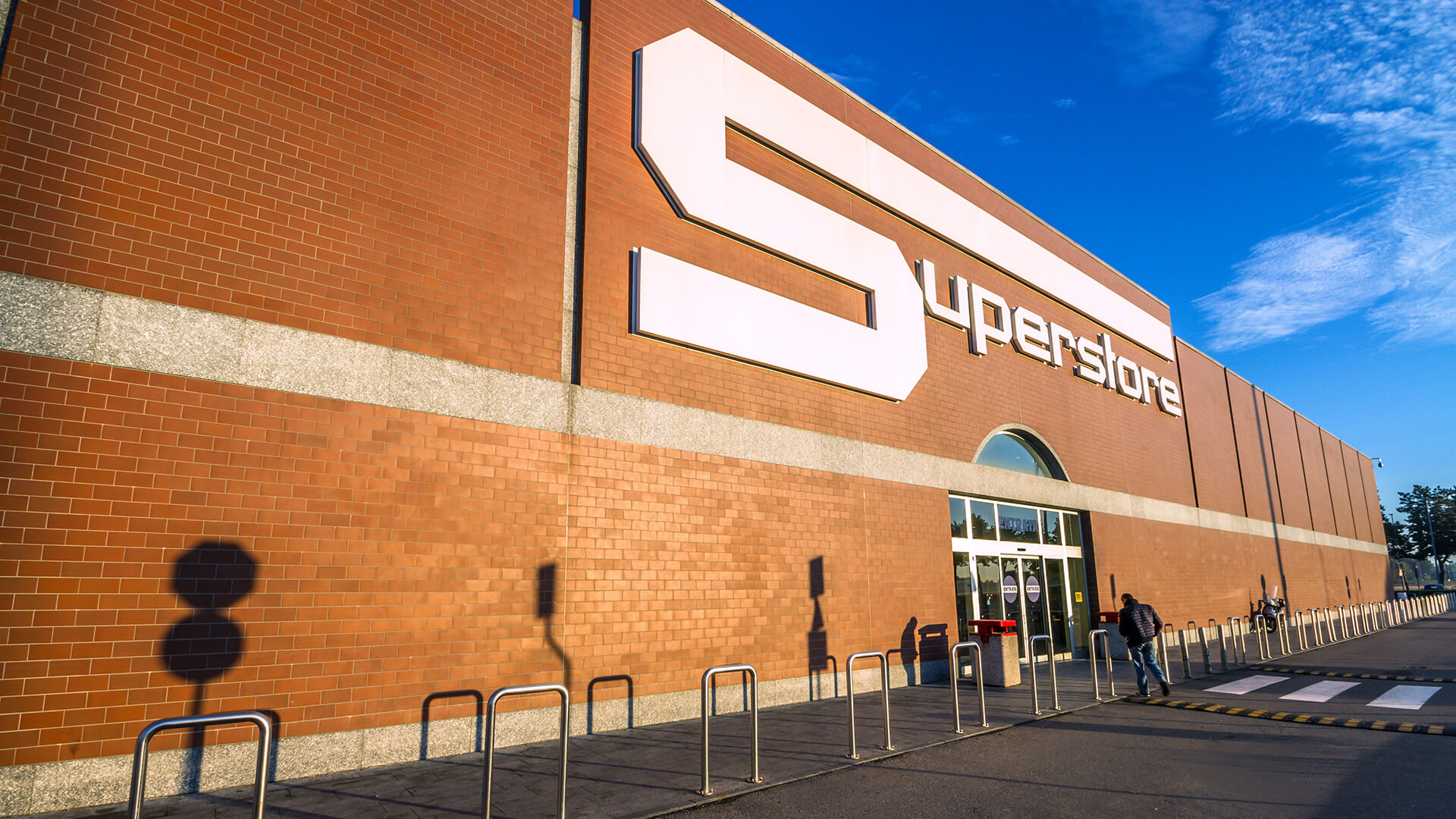 Insegna luminosa bianca da esterno del Superstore