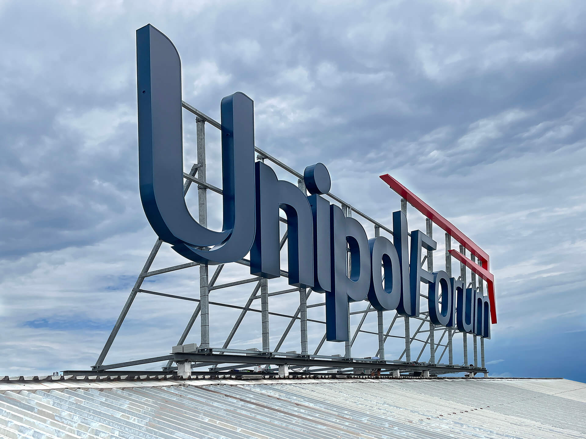 insegna luminosa per azienda come UnipolForum