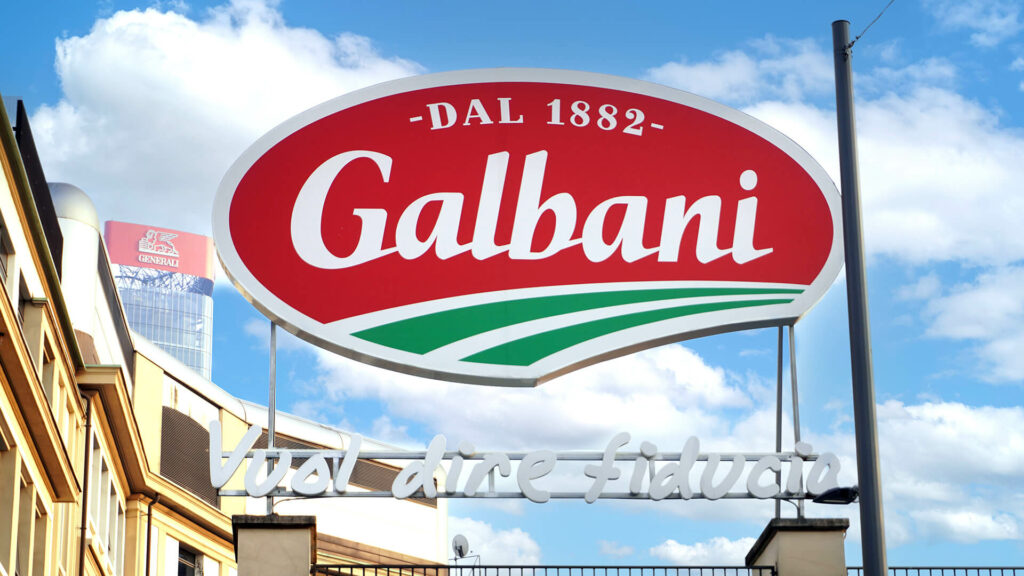 Esempio di insegne luminose per negozi come l'insegna dal 1882 Galbani