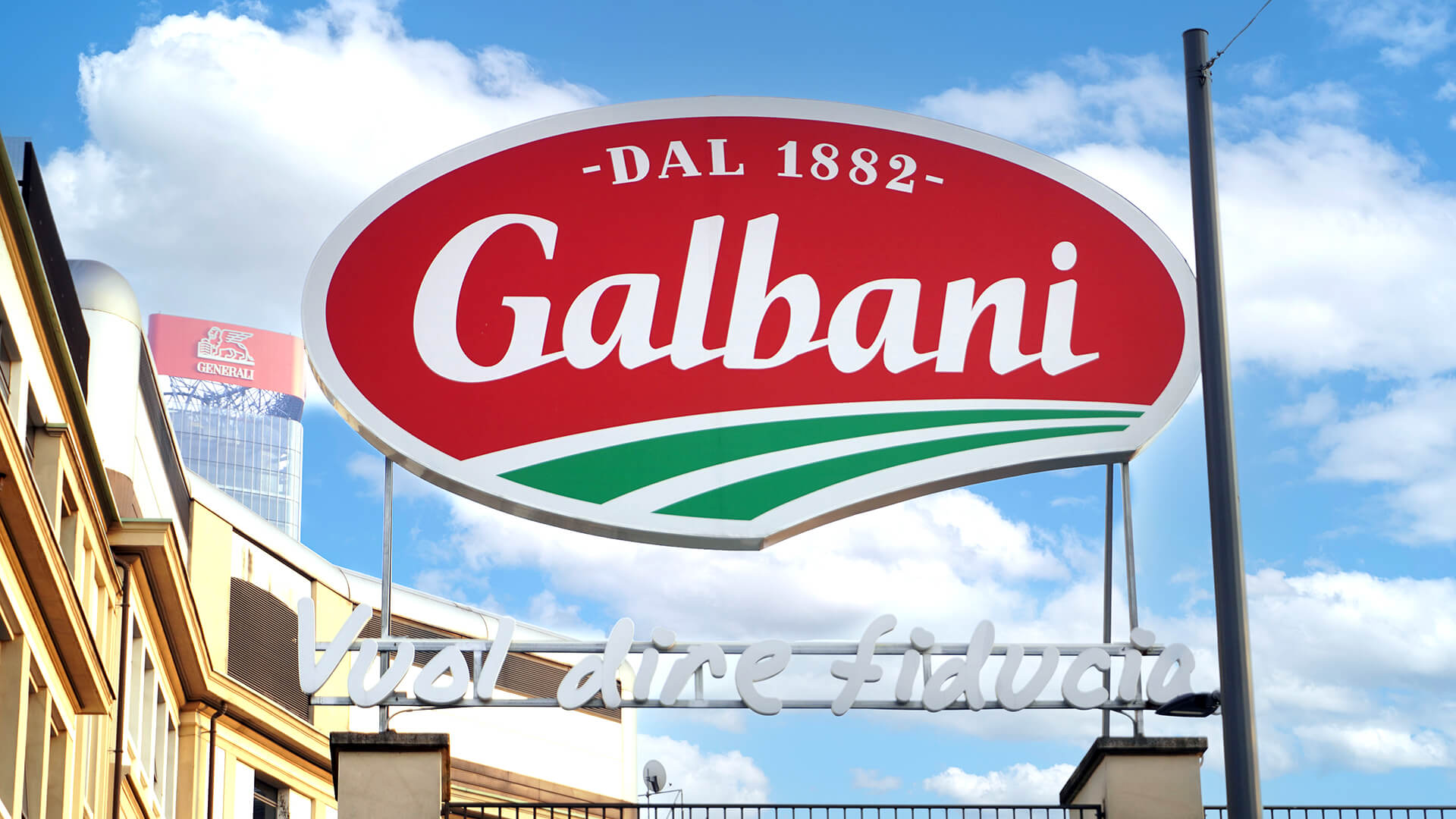 Esempio di insegne luminose per negozi come l'insegna dal 1882 Galbani